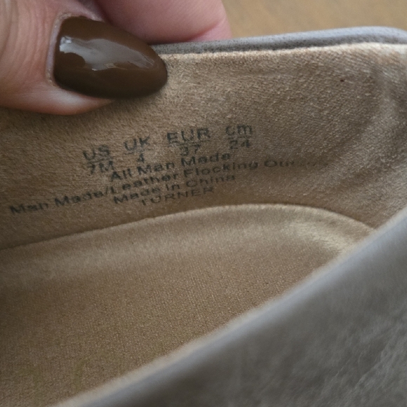 Naturalizer Soul Beige Slip-On Shoes size 7 with side zip - Picture 3 of 9